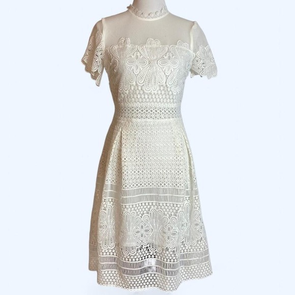 Dresses & Skirts - White‎ lace midi dress with short sleeves